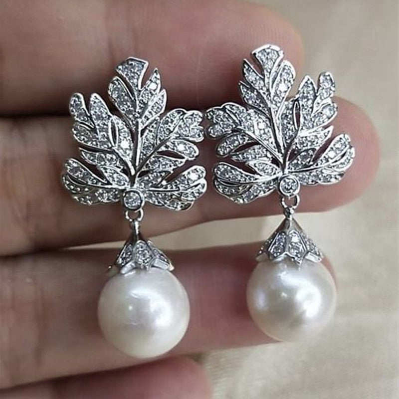 Leaf-shaped Earring Female Pearl Design